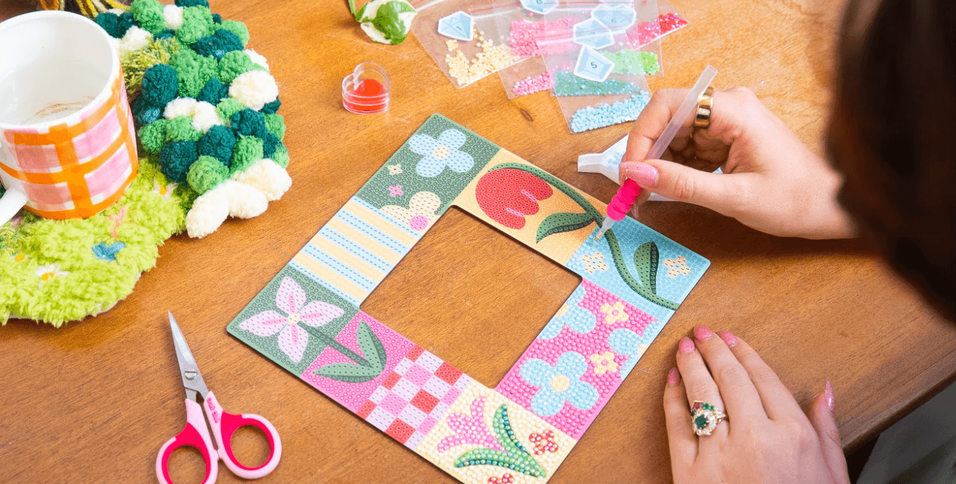 Close up of Nakisah diamond painting the Collage Club frame