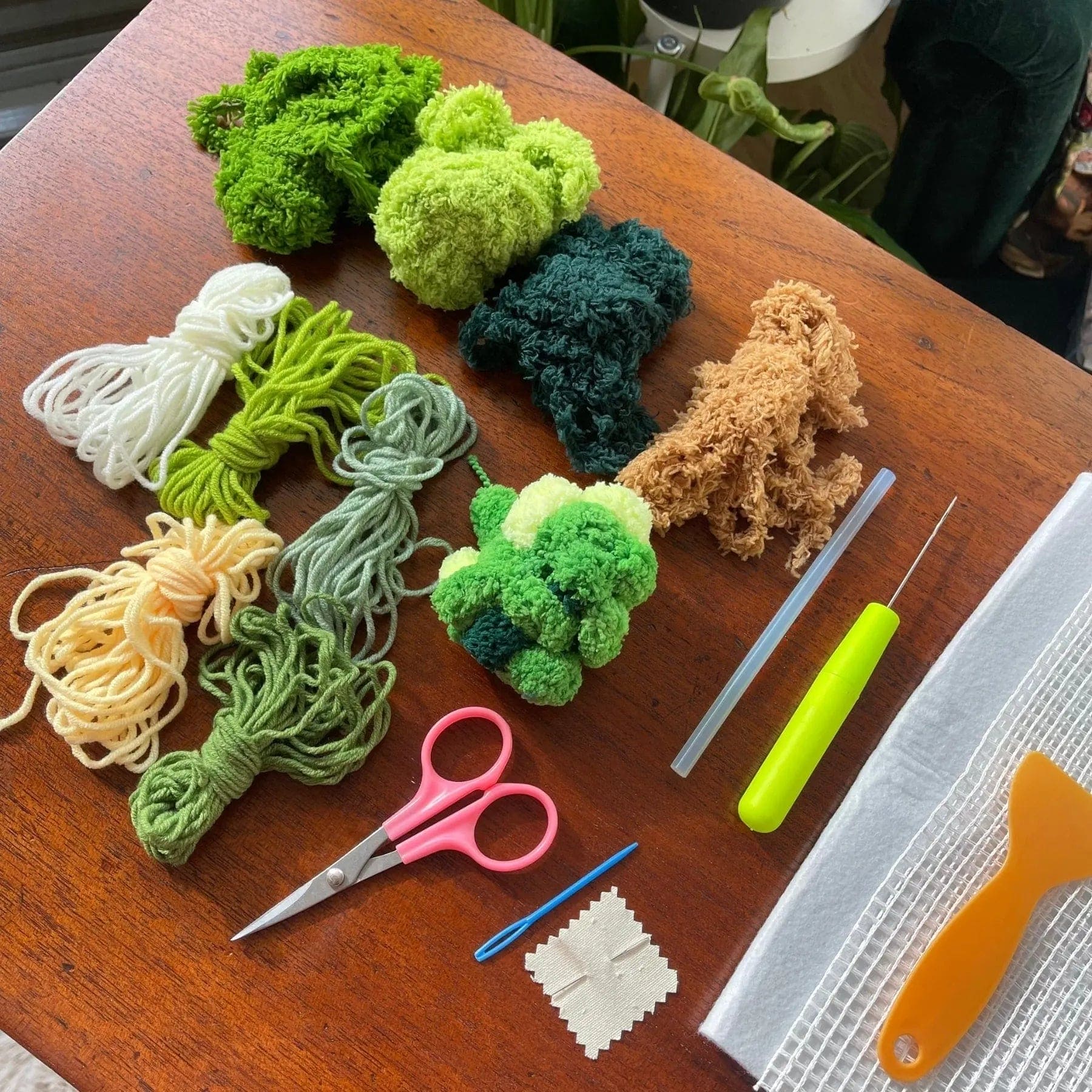 Craft Club Co Australia & NZ GRASSY GARDEN Moss Rug Coaster Kit