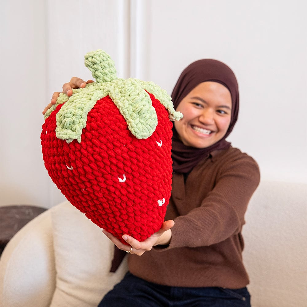 Craft Club Co STRAWBERRY Chunky Crochet Kit