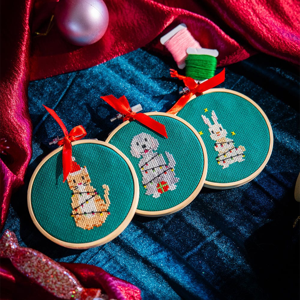 Craft Club Co CHRISTMAS LIGHTS - Christmas Mini Ornaments Cross Stitch Kit