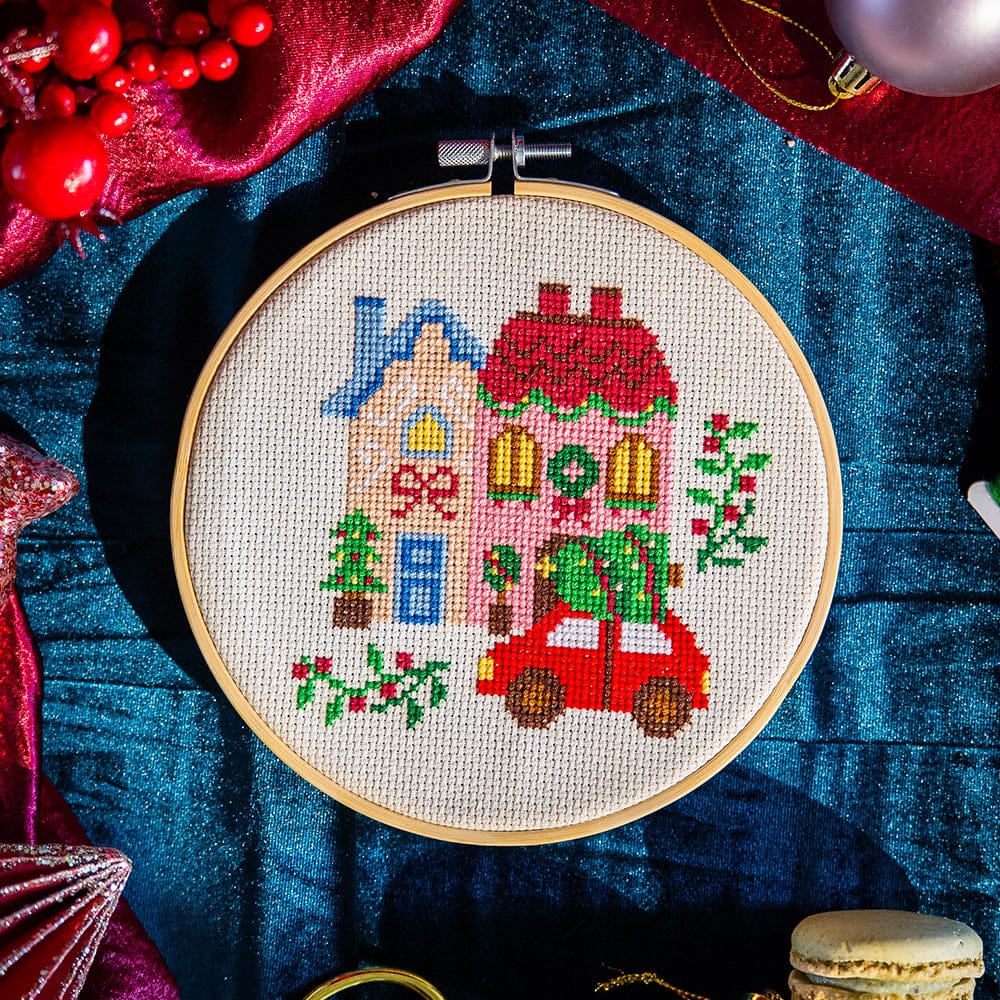 Craft Club Co CHRISTMAS STREET - Christmas Cross Stitch Kit