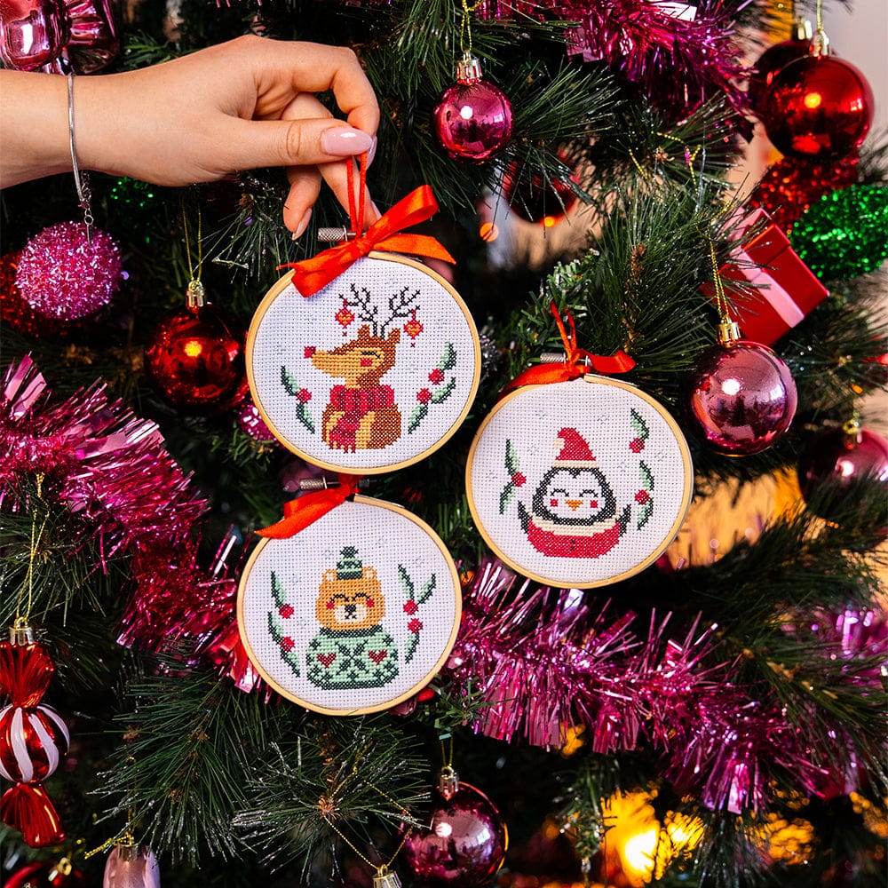 Craft Club Co FESTIVE FRIENDS | Christmas Mini Ornaments Cross Stitch Kit