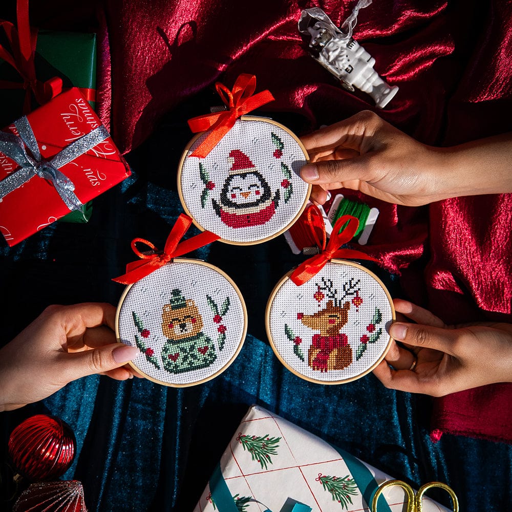 Craft Club Co FESTIVE FRIENDS | Christmas Mini Ornaments Cross Stitch Kit