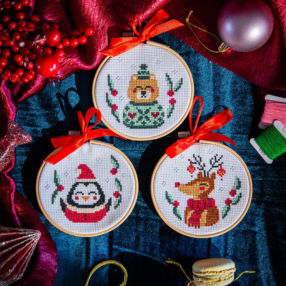 Craft Club Co FESTIVE FRIENDS | Christmas Mini Ornaments Cross Stitch Kit