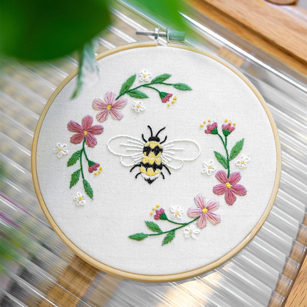 Craft Club Co HONEY BEE Embroidery Kit