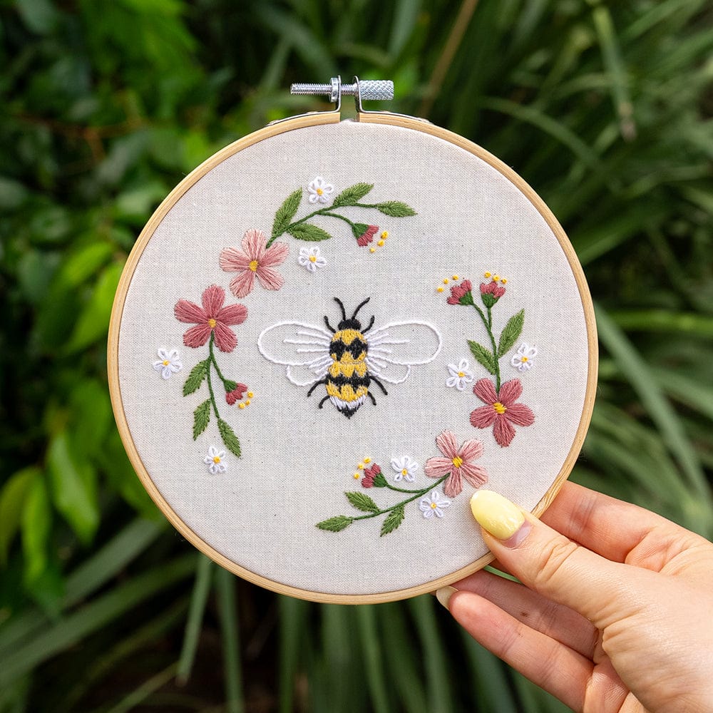 Craft Club Co HONEY BEE Embroidery Kit