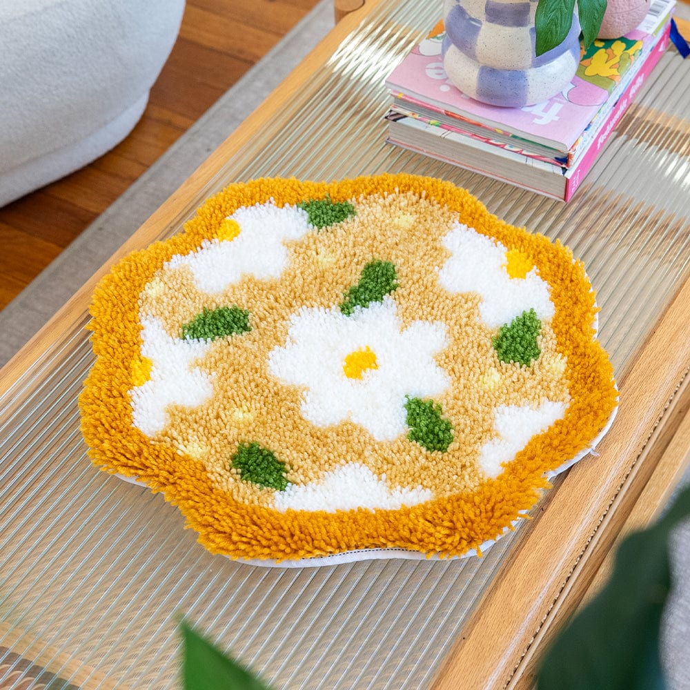 Craft Club Co Delightful Daisies | Rug Making Kit