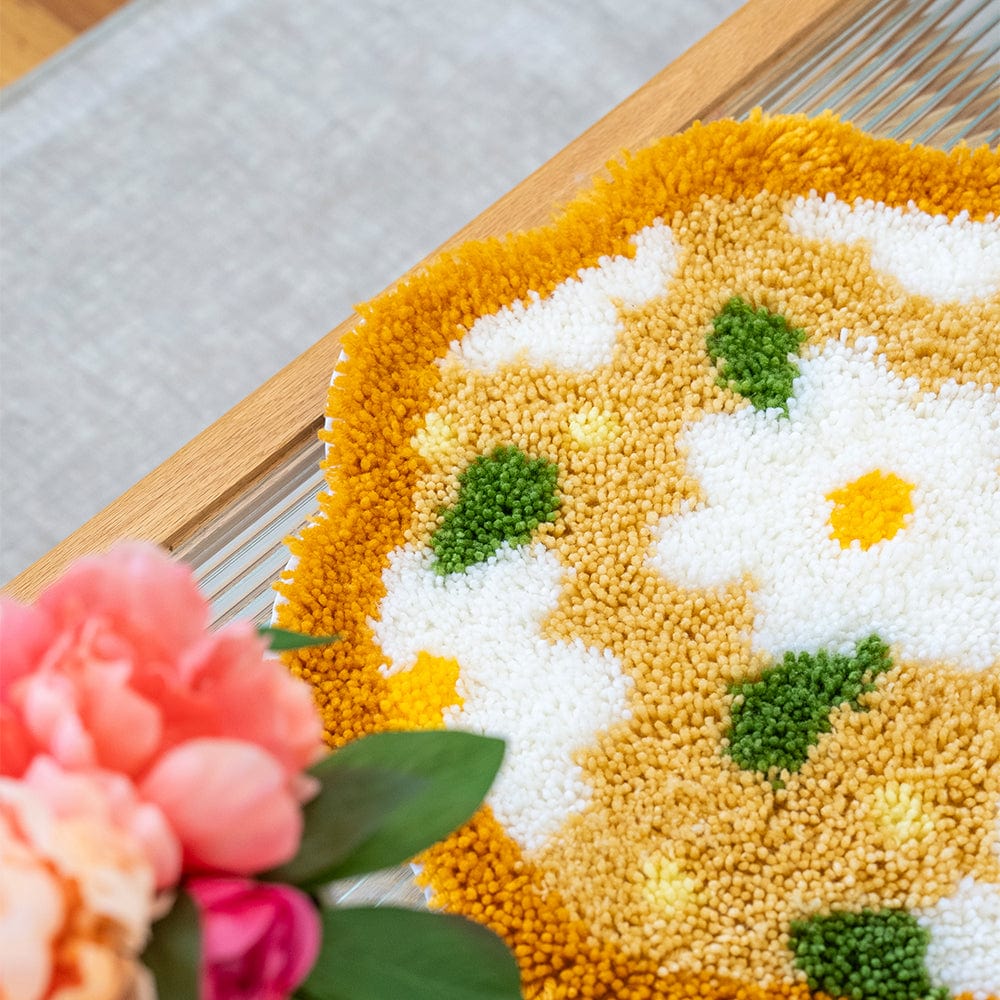 Craft Club Co Delightful Daisies | Rug Making Kit