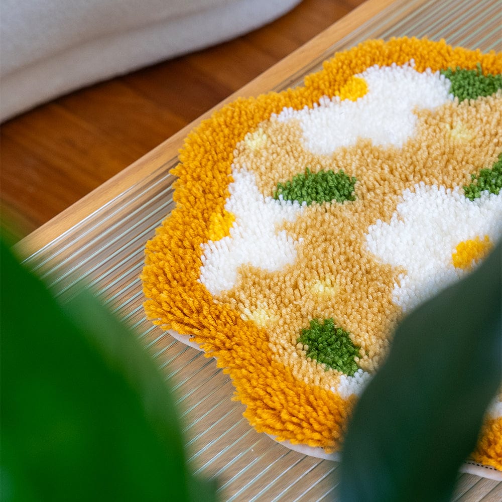 Craft Club Co Delightful Daisies | Rug Making Kit