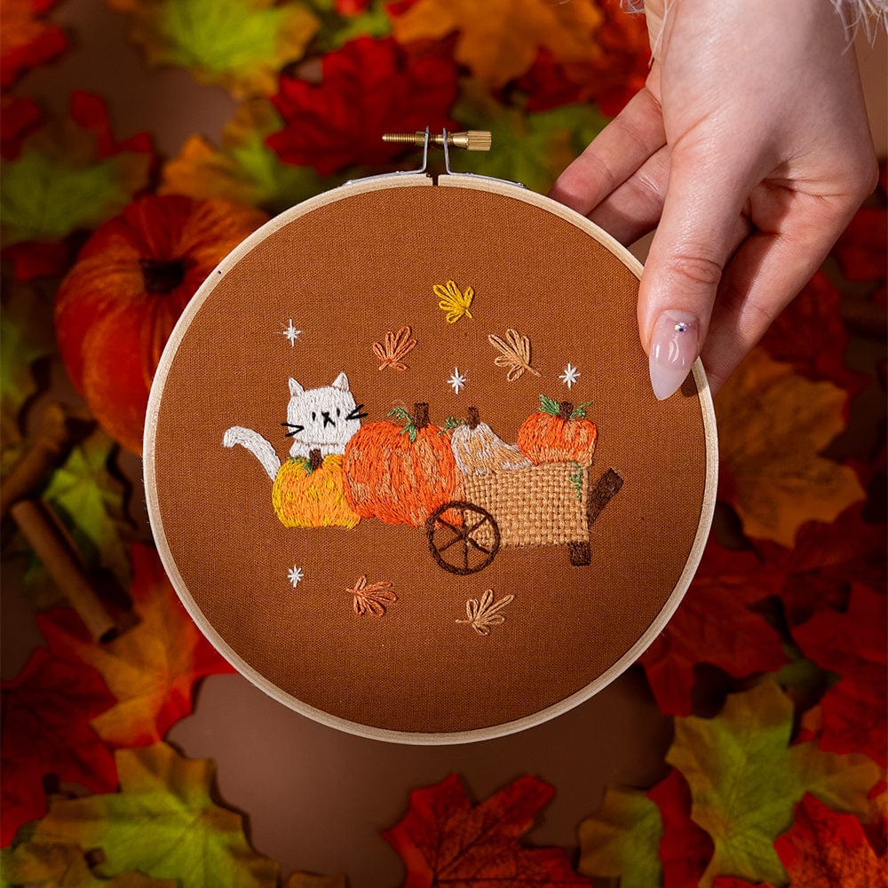 Craft Club Co CAT IN THE PATCH Embroidery Kit