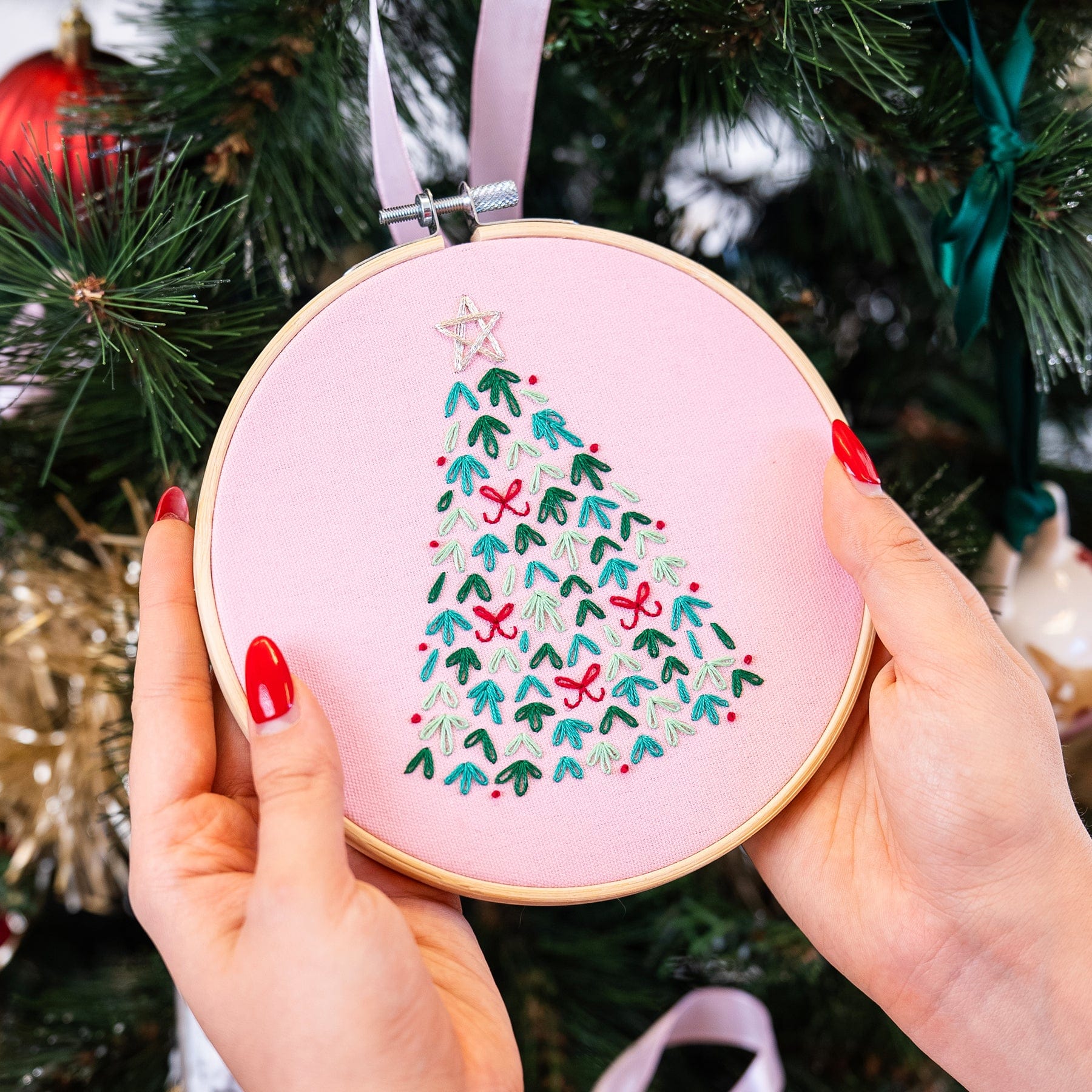 Craft Club Co O CHRISTMAS TREE | Christmas Embroidery Kit