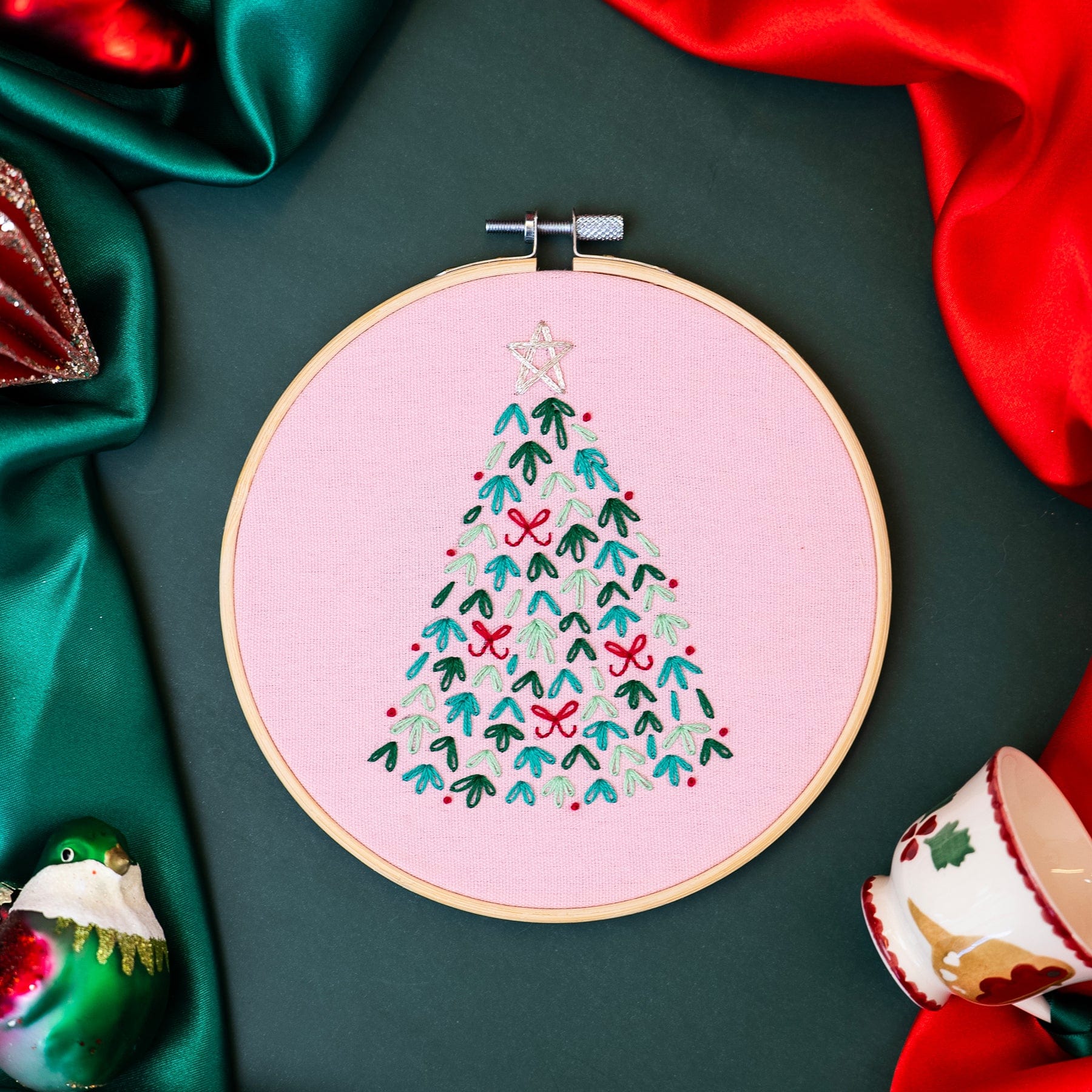 Craft Club Co O CHRISTMAS TREE | Christmas Embroidery Kit