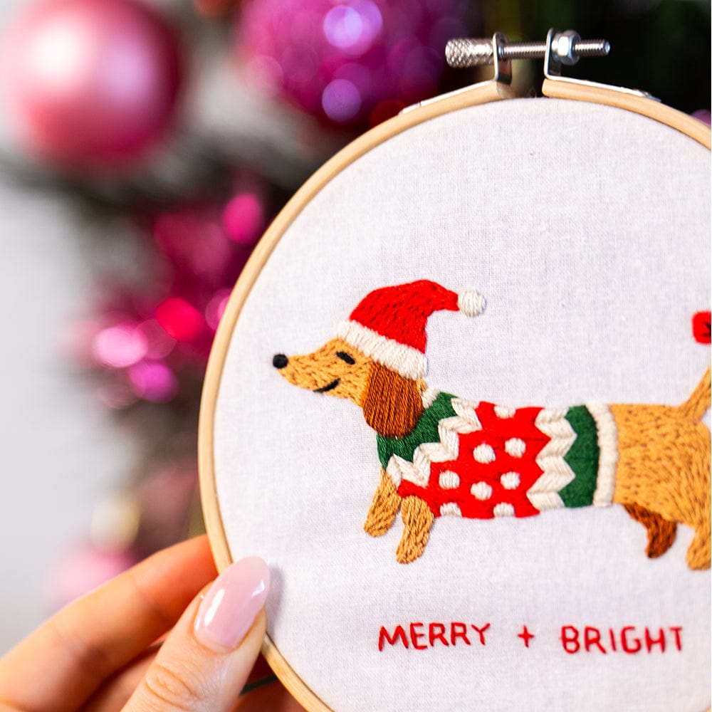 Craft Club Co SANTA'S LITTLE HELPER - Christmas Embroidery Kit