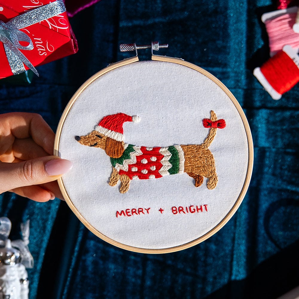 Craft Club Co SANTA'S LITTLE HELPER - Christmas Embroidery Kit