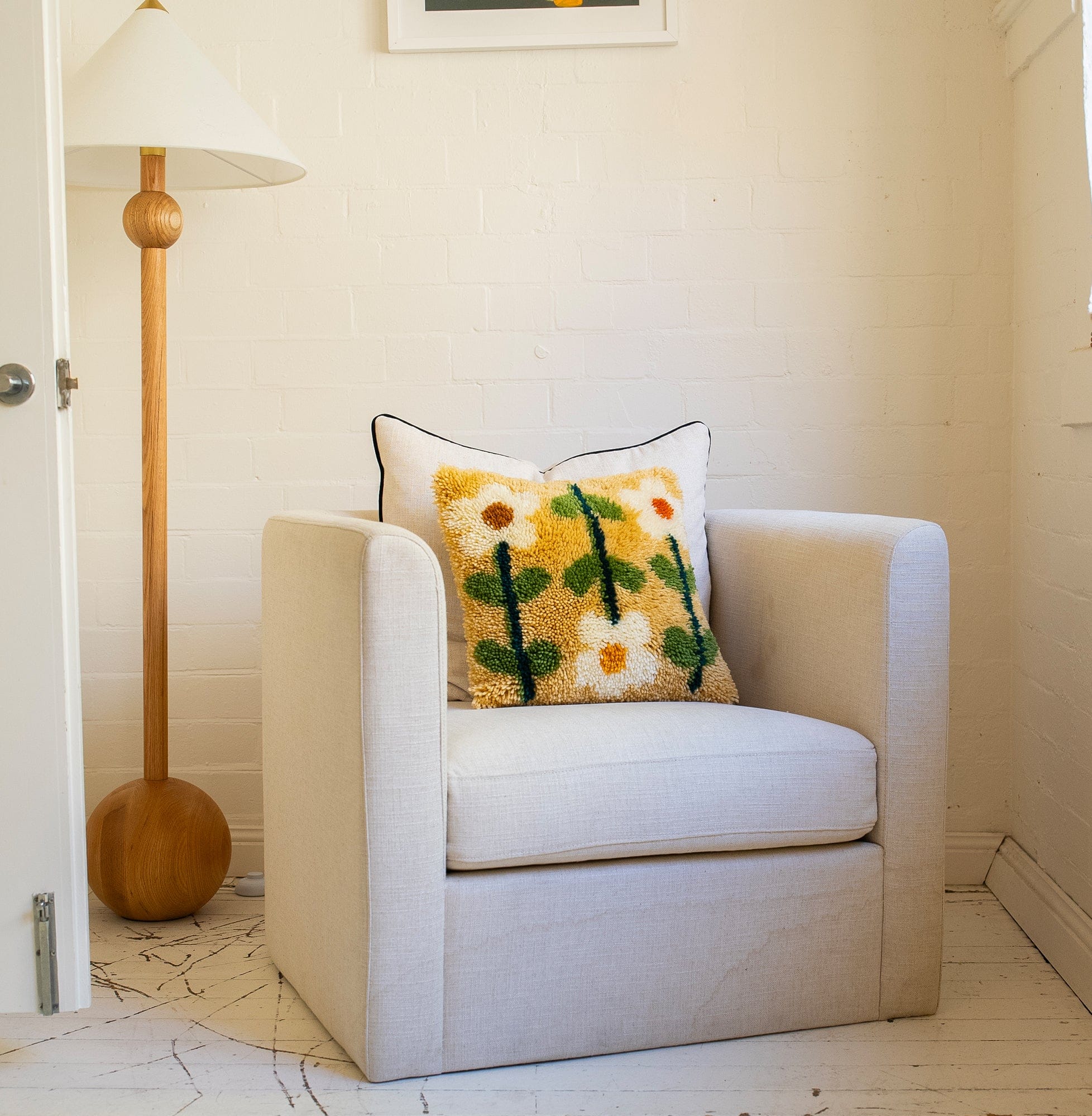 Craft Club Co EARTHY PICK OF THE BUNCH - Latch Hook Cushion Kit