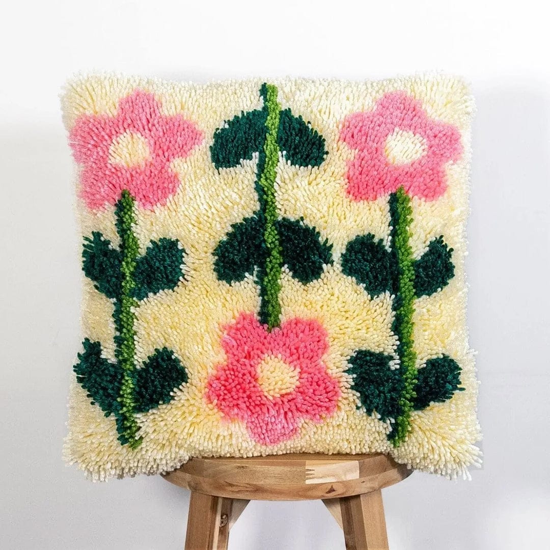 Craft Club Co PASTEL PICK OF THE BUNCH - Latch Hook Cushion Kit