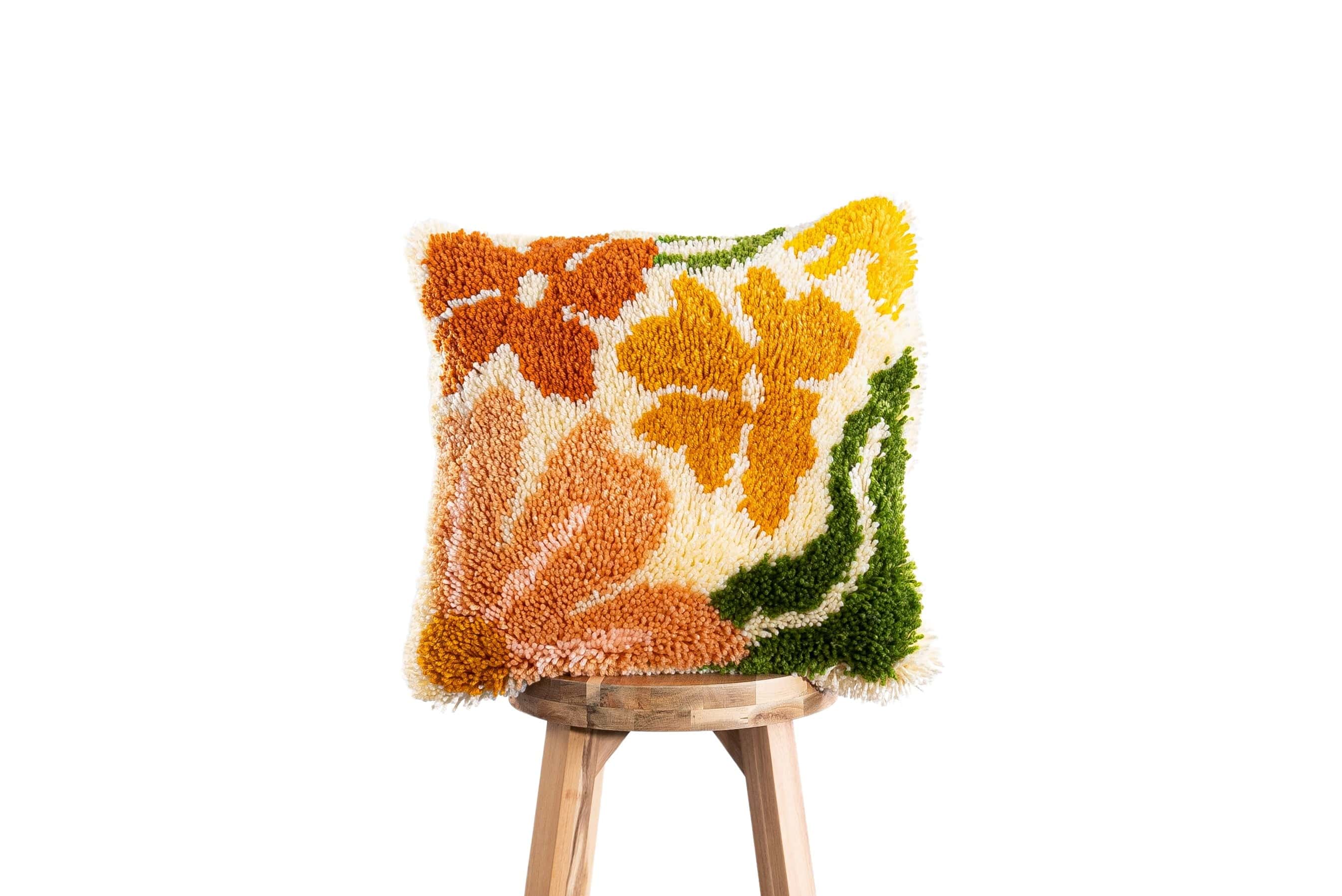 Craft Club Co PRETTY PETALS - EARTHY Latch Hook Cushion Kit