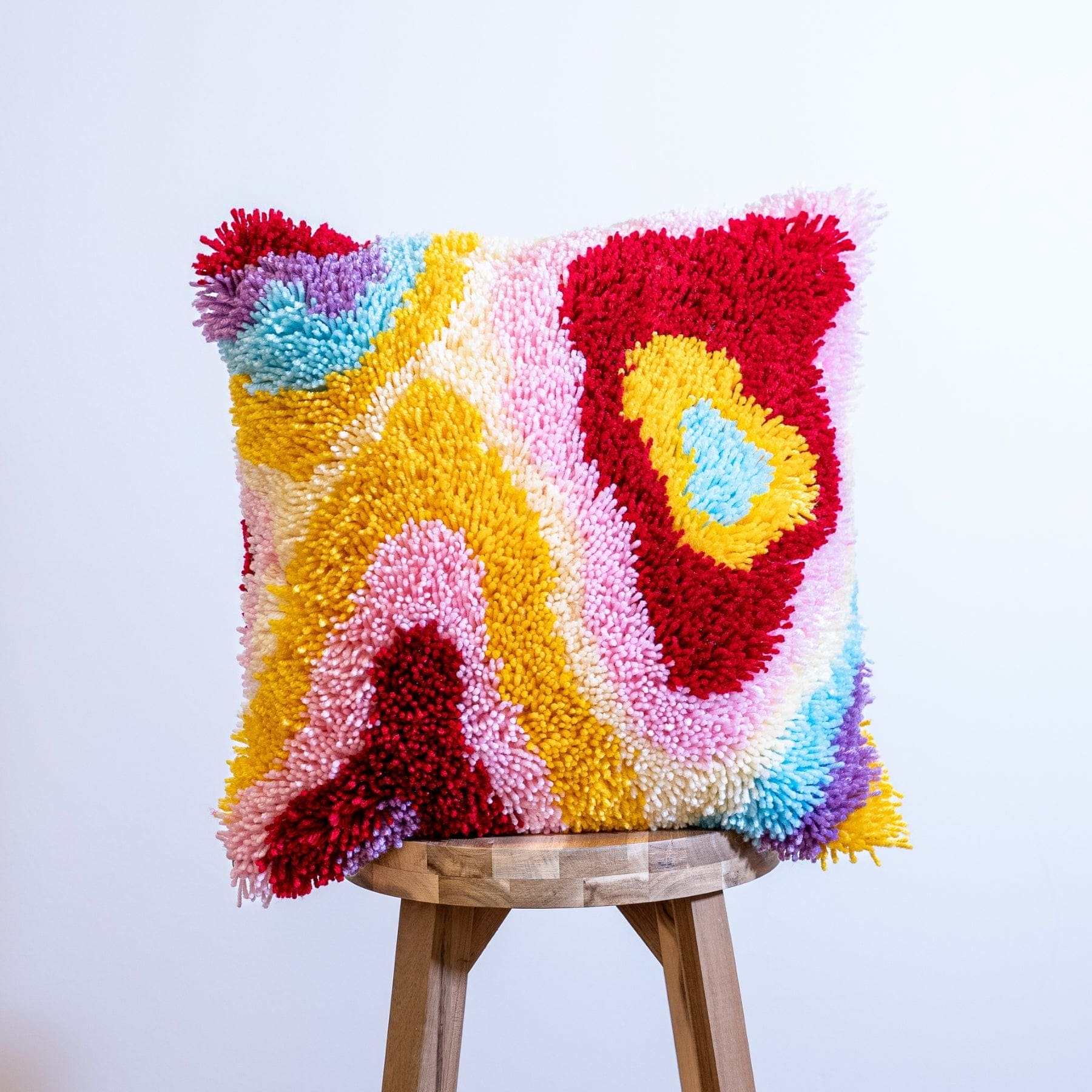 Craft Club Co PSYCHEDELIA Latch Hook Cushion Kit