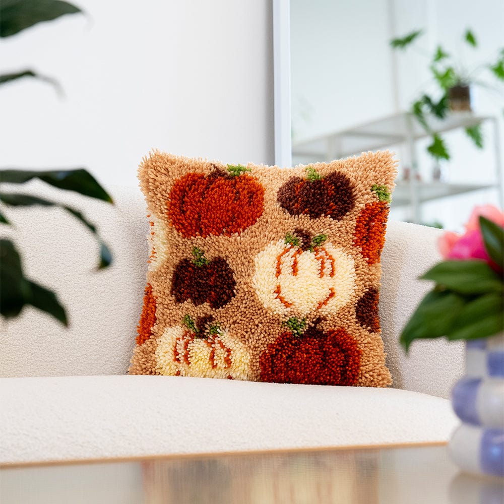 Craft Club Co PUMPKIN SPICE Latch Hooking Cushion Kit