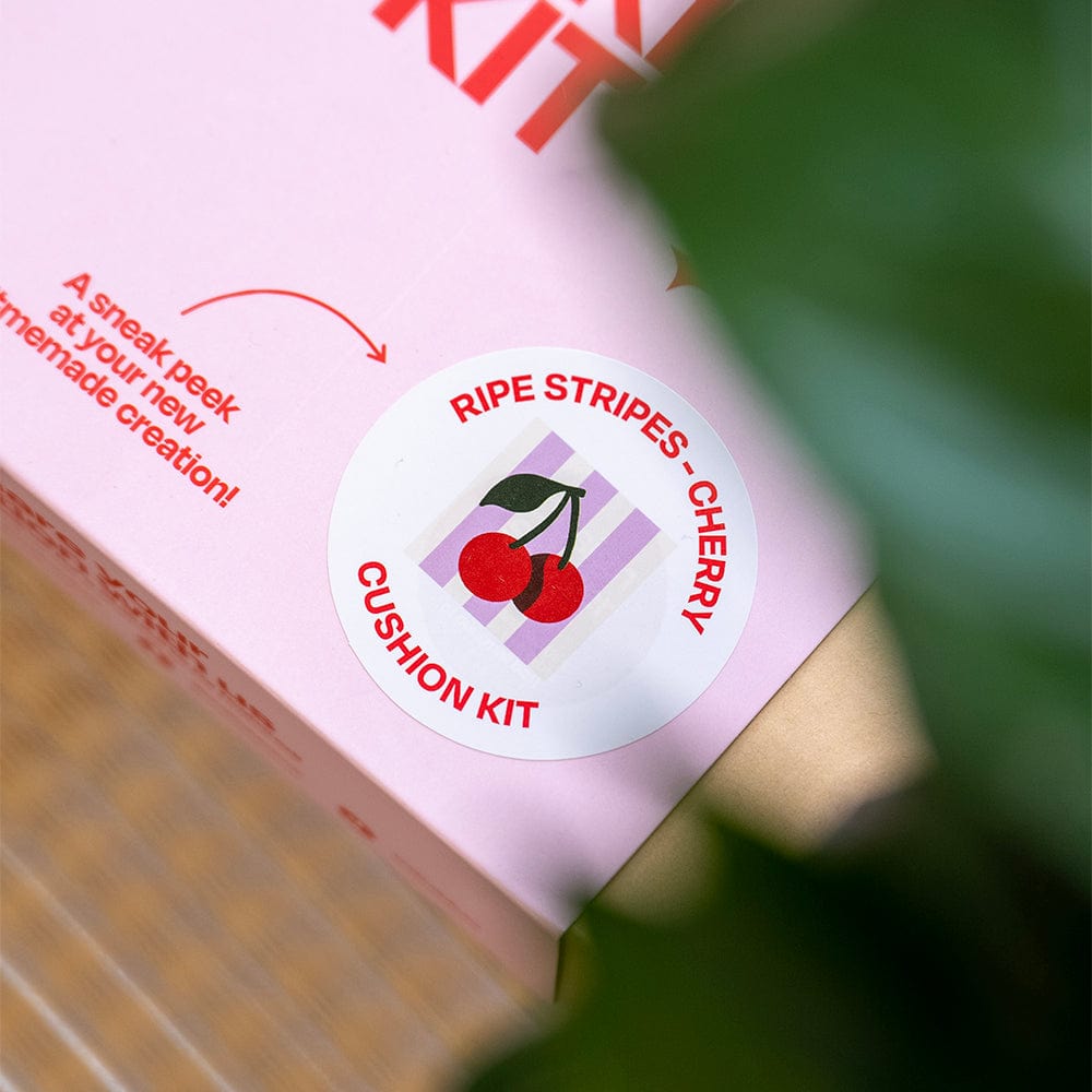 Craft Club Co RIPE STRIPES - CHERRY Latch Hook Cushion Kit