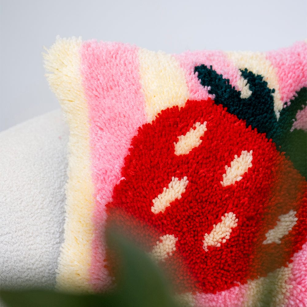 Craft Club Co RIPE STRIPES - STRAWBERRY Latch Hook Cushion Kit