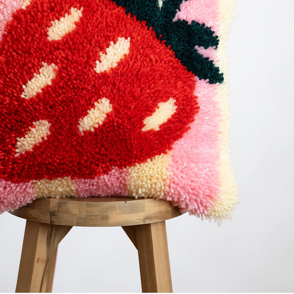 Craft Club Co RIPE STRIPES - STRAWBERRY Latch Hook Cushion Kit