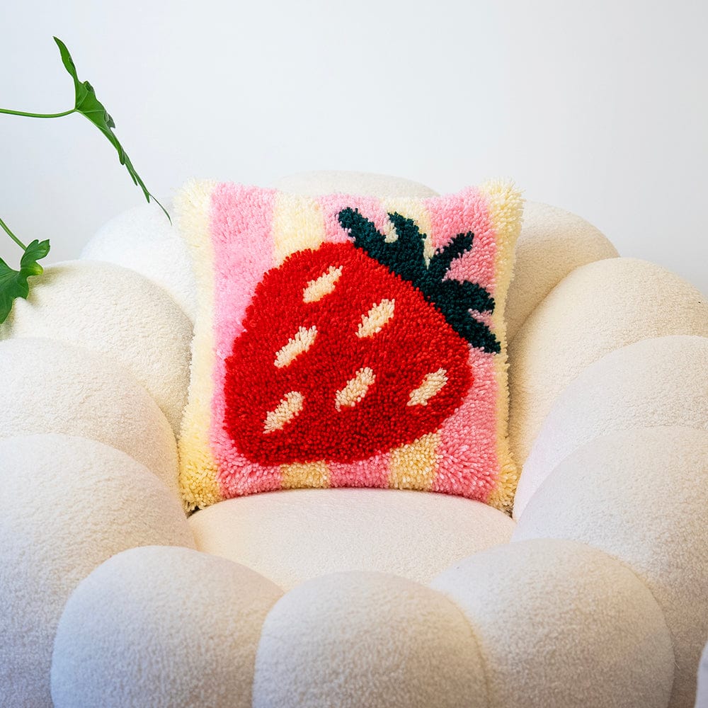 Craft Club Co RIPE STRIPES - STRAWBERRY Latch Hook Cushion Kit