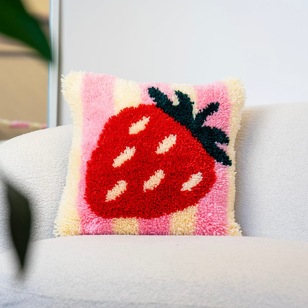 Craft Club Co RIPE STRIPES - STRAWBERRY Latch Hook Cushion Kit
