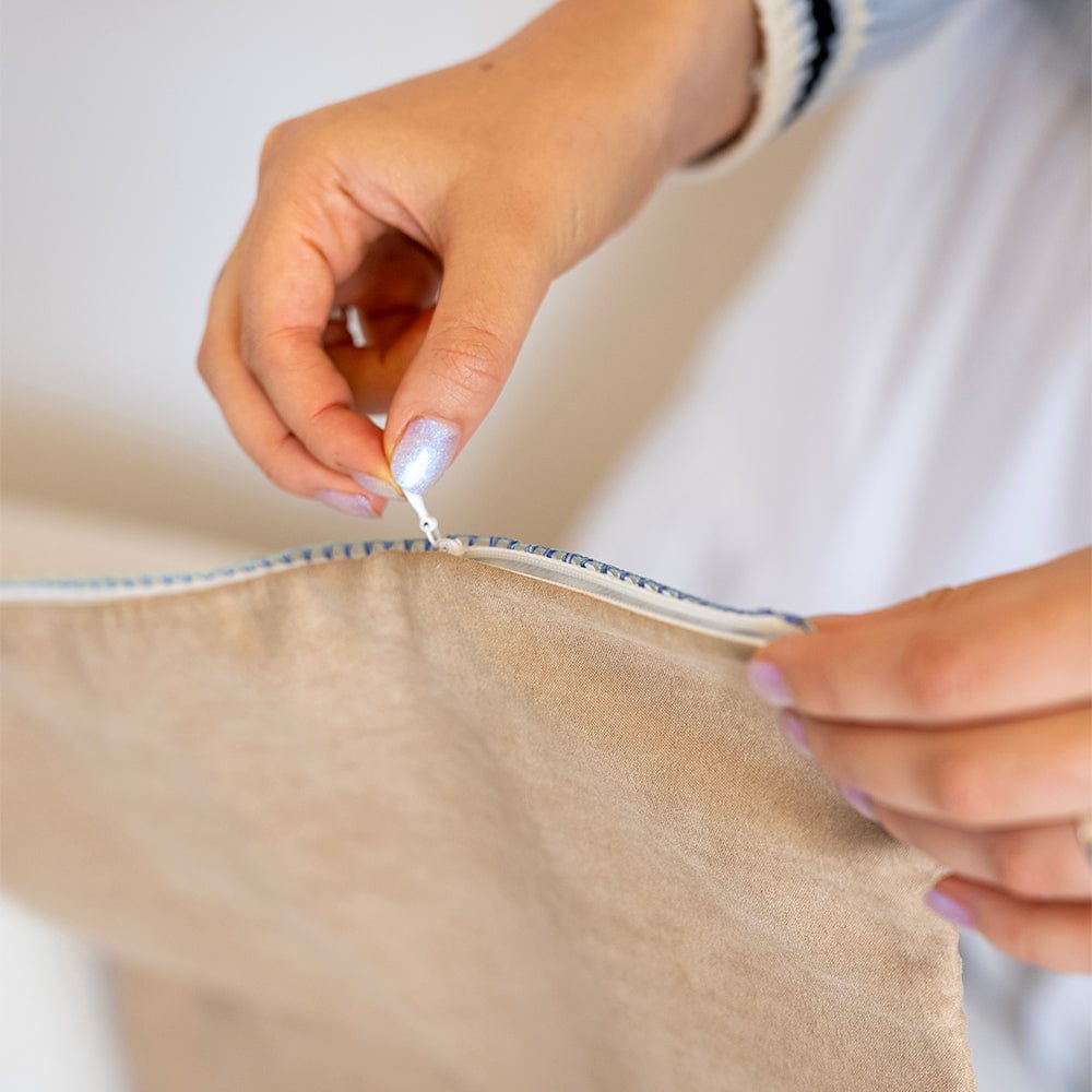 Craft Club Co RIPE STRIPES - STRAWBERRY Latch Hook Cushion Kit