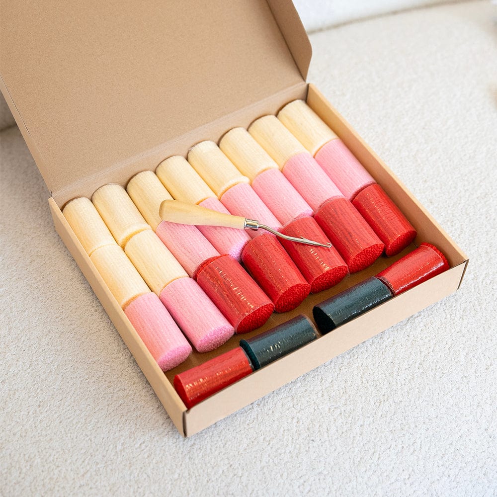 Craft Club Co RIPE STRIPES - STRAWBERRY Latch Hook Cushion Kit