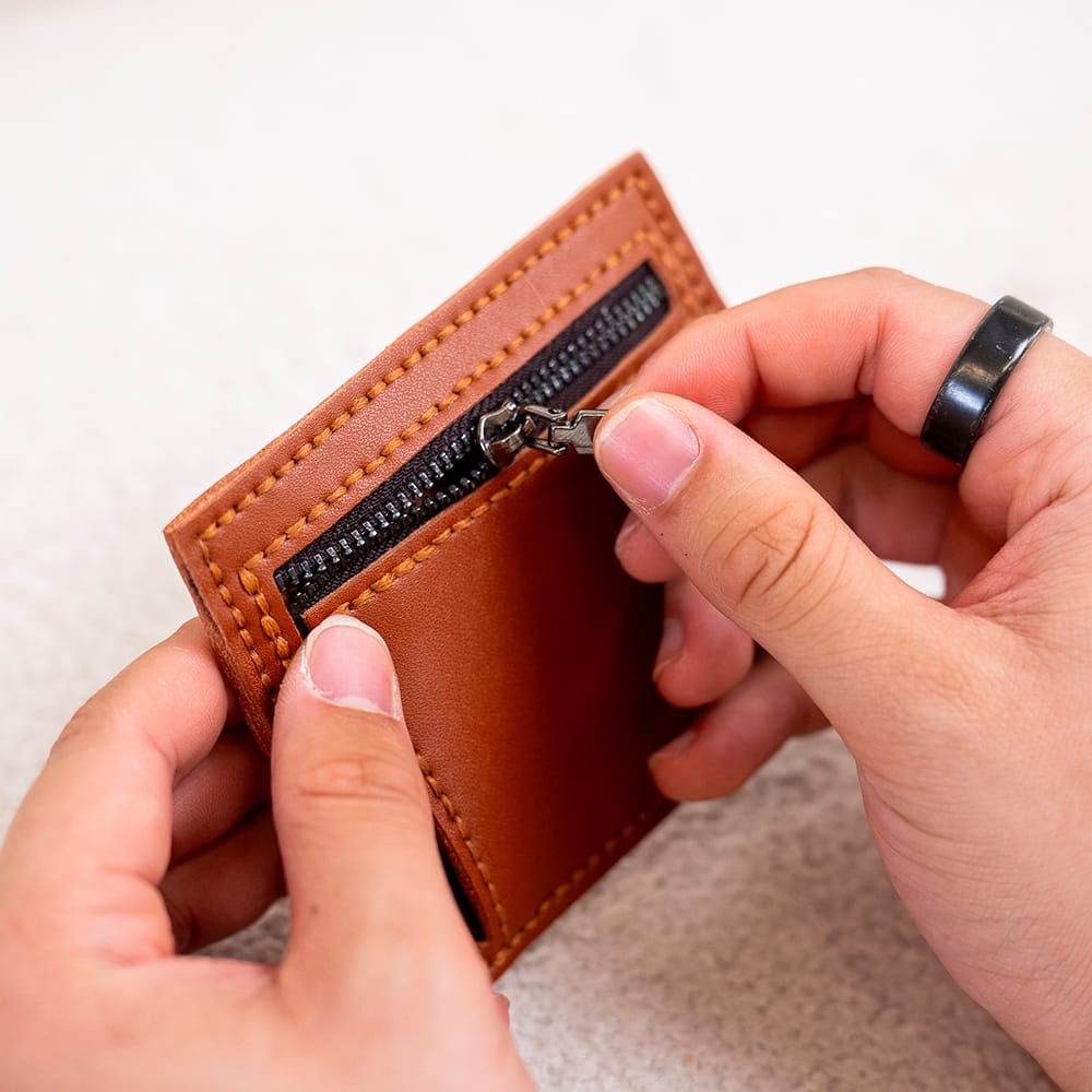 Craft Club Co TAN BROWN THE SLIP - Leather Cardholder Kit