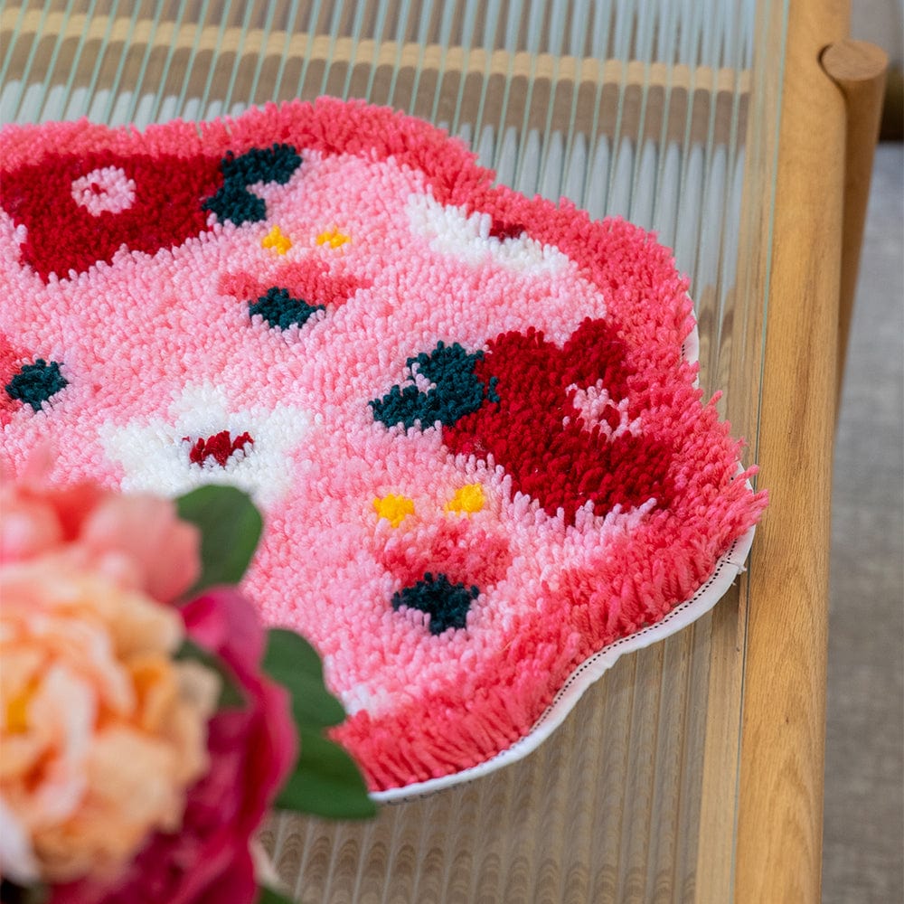 Craft Club Co PINK POSIES | Rug Making Kit