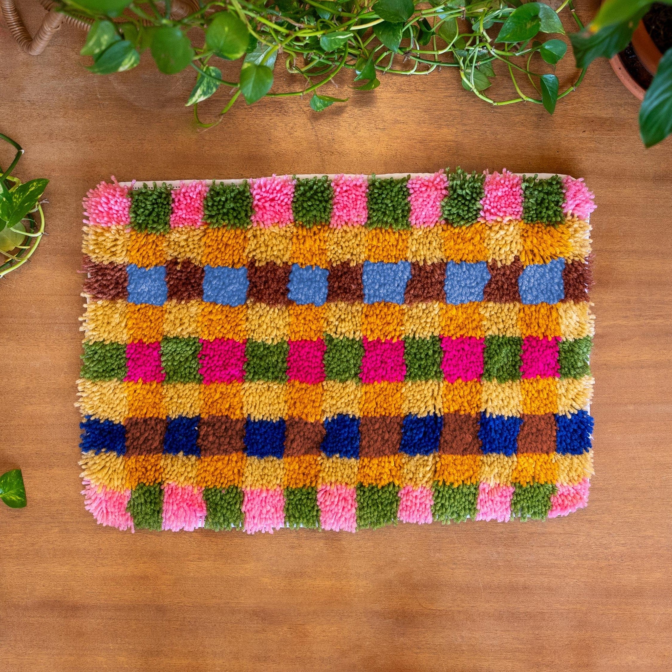 Craft Club Co AFTERNOON TEA | GINGHAM Rug Making Kit