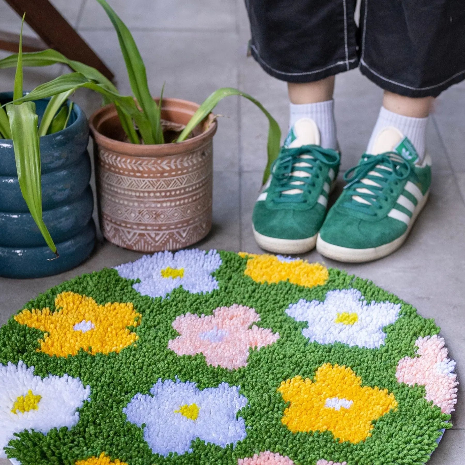 Craft Club Co FLOWER BOMB - GREEN Rug Making Kit