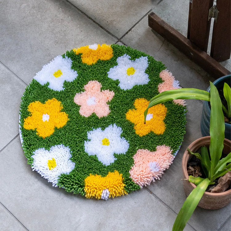 Craft Club Co FLOWER BOMB - GREEN Rug Making Kit
