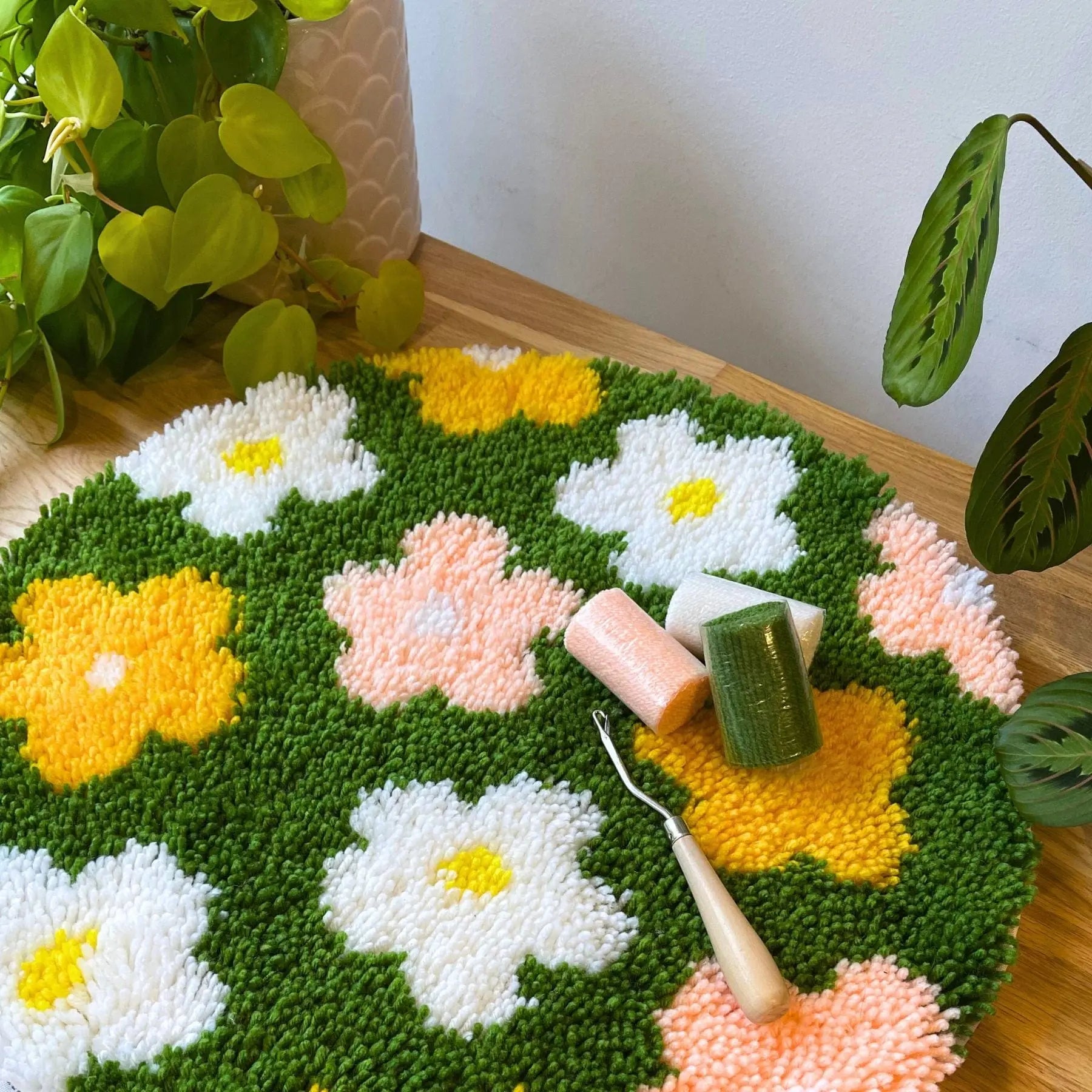 Craft Club Co FLOWER BOMB - GREEN Rug Making Kit