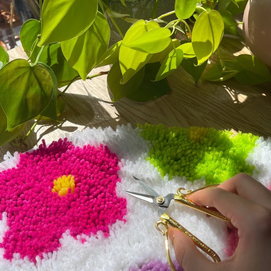 Craft Club Co FLOWER BOMB RAINBOW - Rug Making Kit
