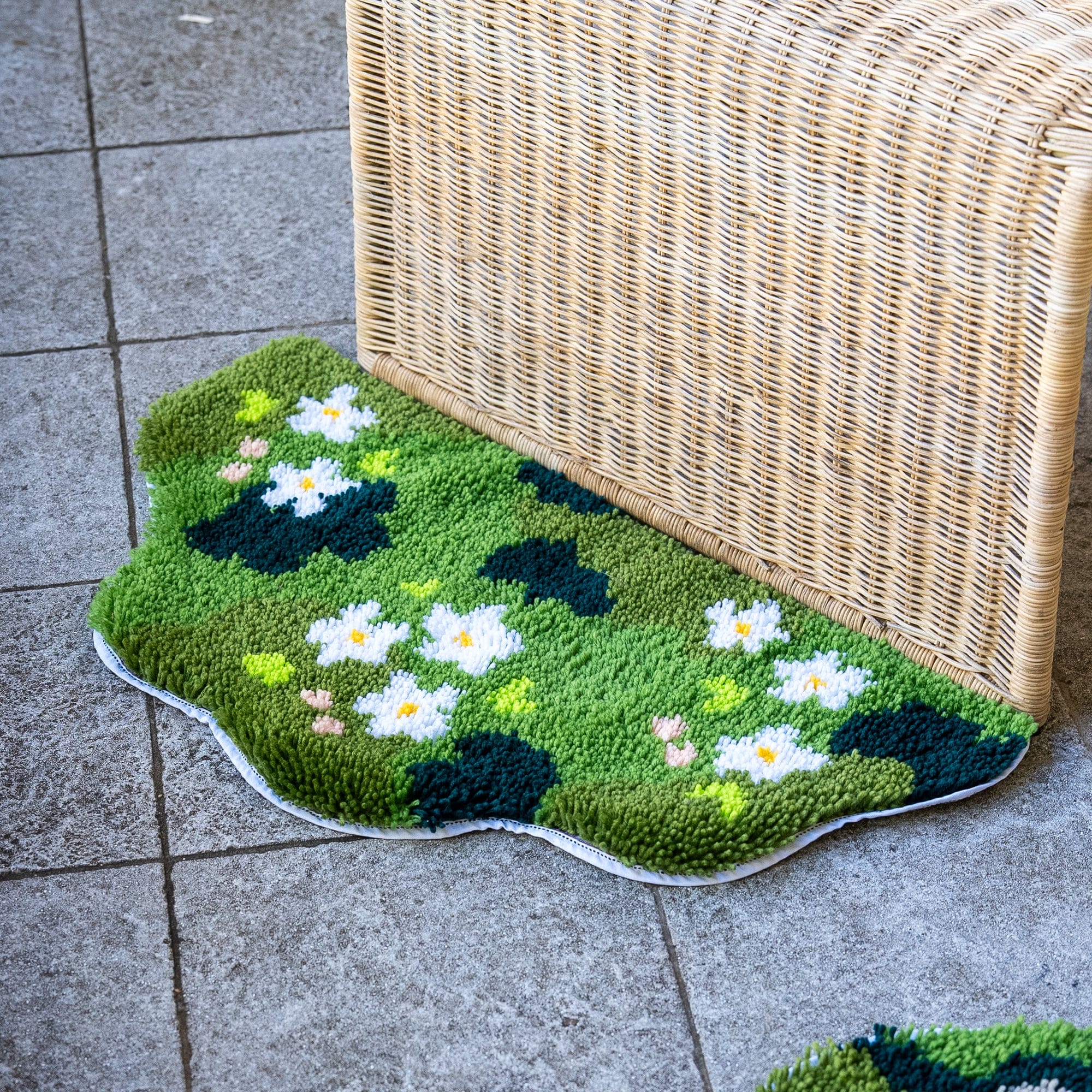 Craft Club Co FLOWER GLADE - XL Mirror Rug Making Kit
