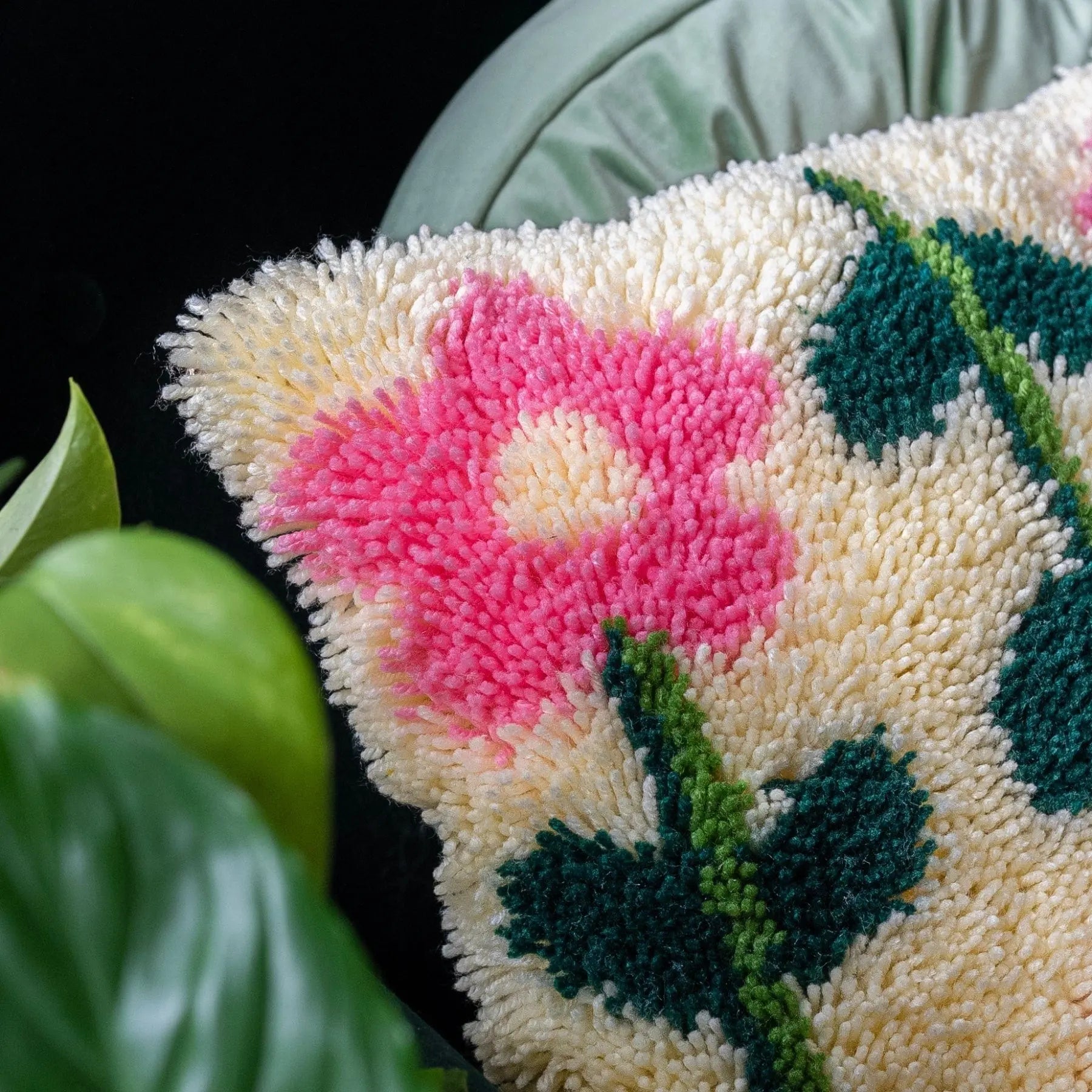 Craft Club Co PICK OF THE BUNCH - PASTEL Latch Hook Cushion Kit