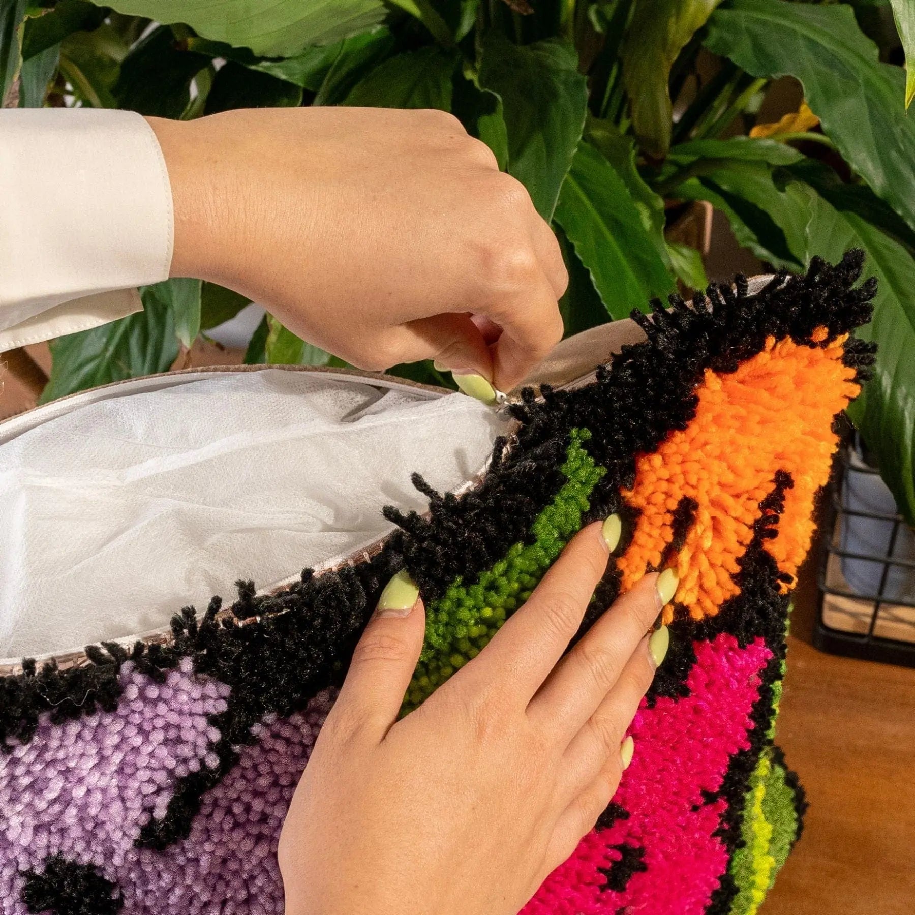 Craft Club Co PRETTY PETALS - BLACK Latch Hook Cushion Kit