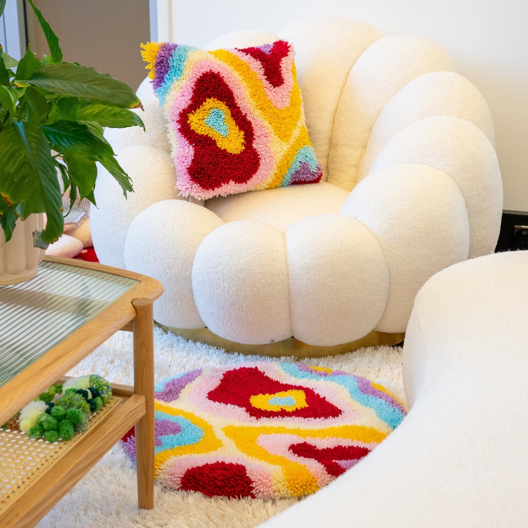 Craft Club Co PSYCHEDELIA Latch Hook Cushion Kit