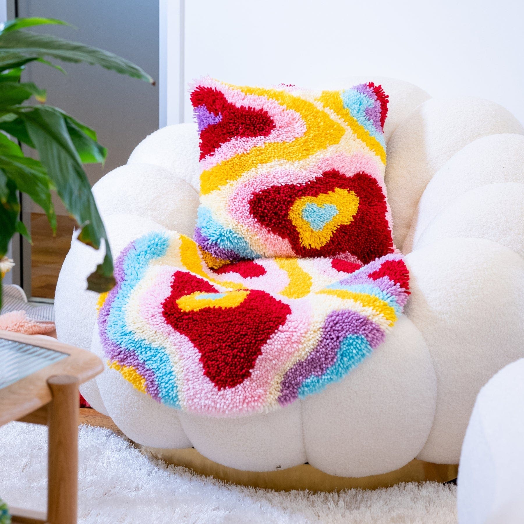 Craft Club Co PSYCHEDELIA Latch Hook Cushion Kit