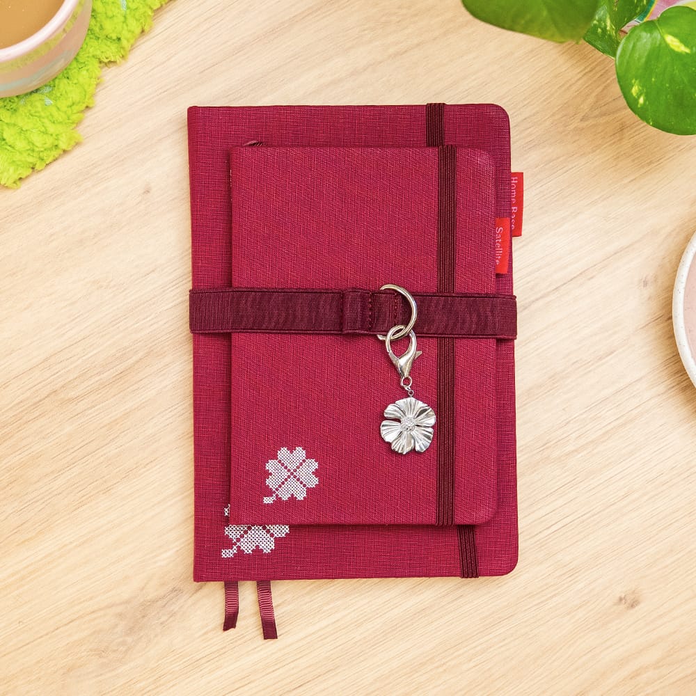 Craft Club Co SILVER - PETALS CHARM