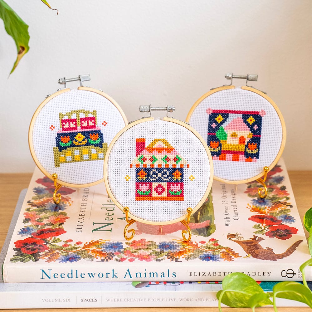 Craft Club COZY COTTAGE MINIS - Cross Stitch Kit