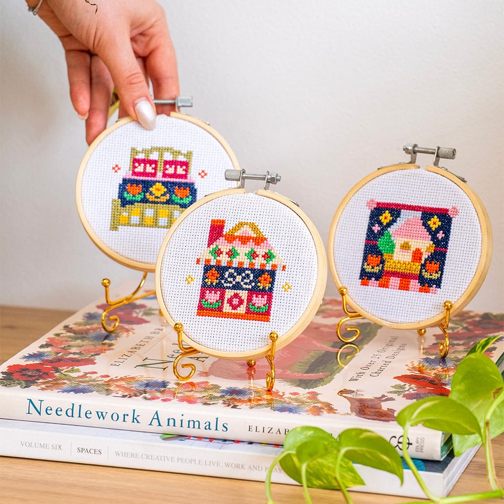 Craft Club COZY COTTAGE MINIS - Cross Stitch Kit