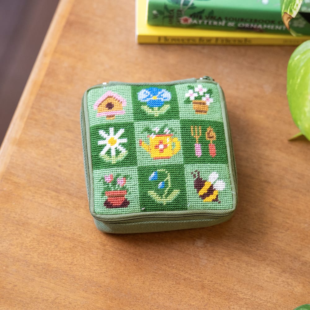 Craft Club GARDEN CHARMS - Needlepoint Pouch Kit