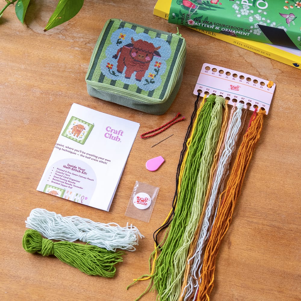 Craft Club HIGHLAND COW - Needlepoint Pouch Kit