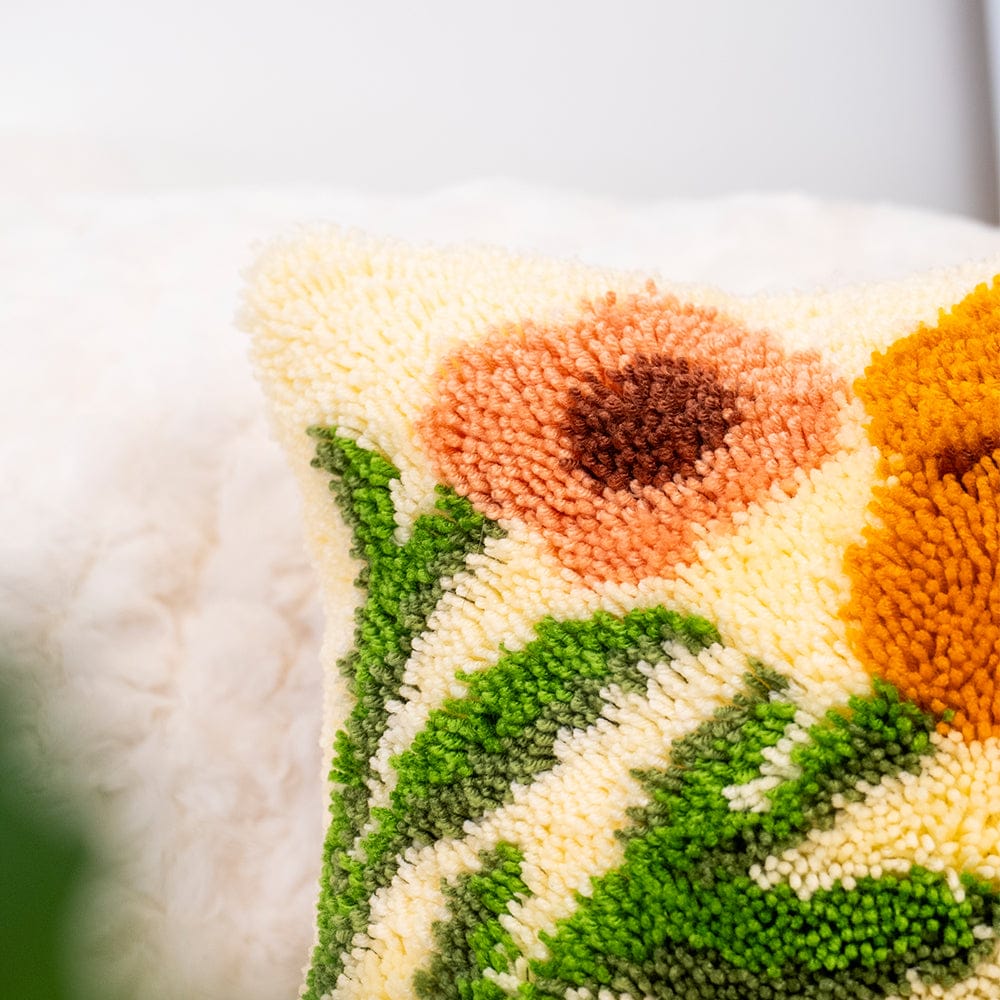 Craft Club Earthy Wild Blooms - Latch Hook Cushion Kit