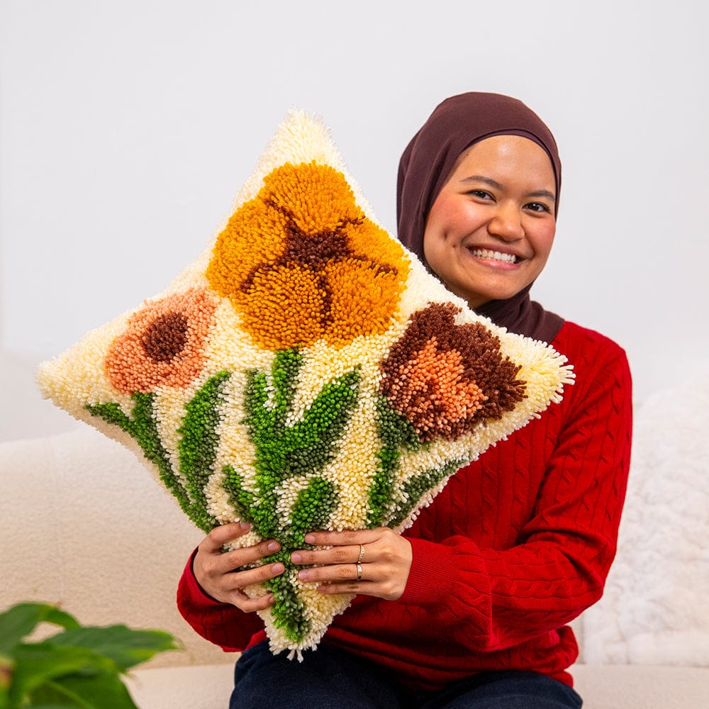 Craft Club Earthy Wild Blooms - Latch Hook Cushion Kit