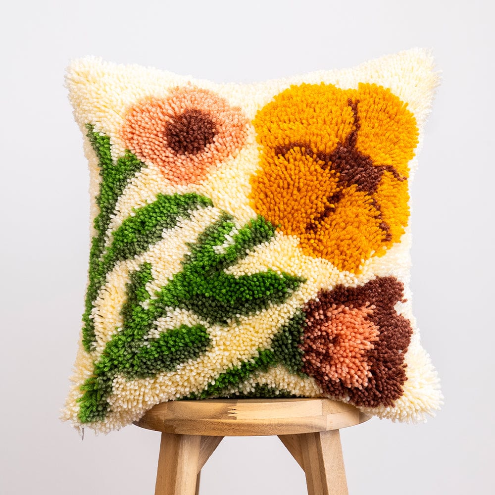 Craft Club Earthy Wild Blooms - Latch Hook Cushion Kit